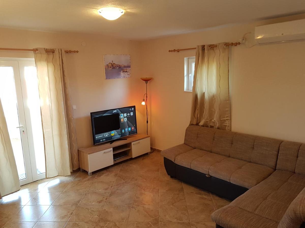 Family friendly seaside apartments Kanica, Rogoznica - 12895 Exterior foto